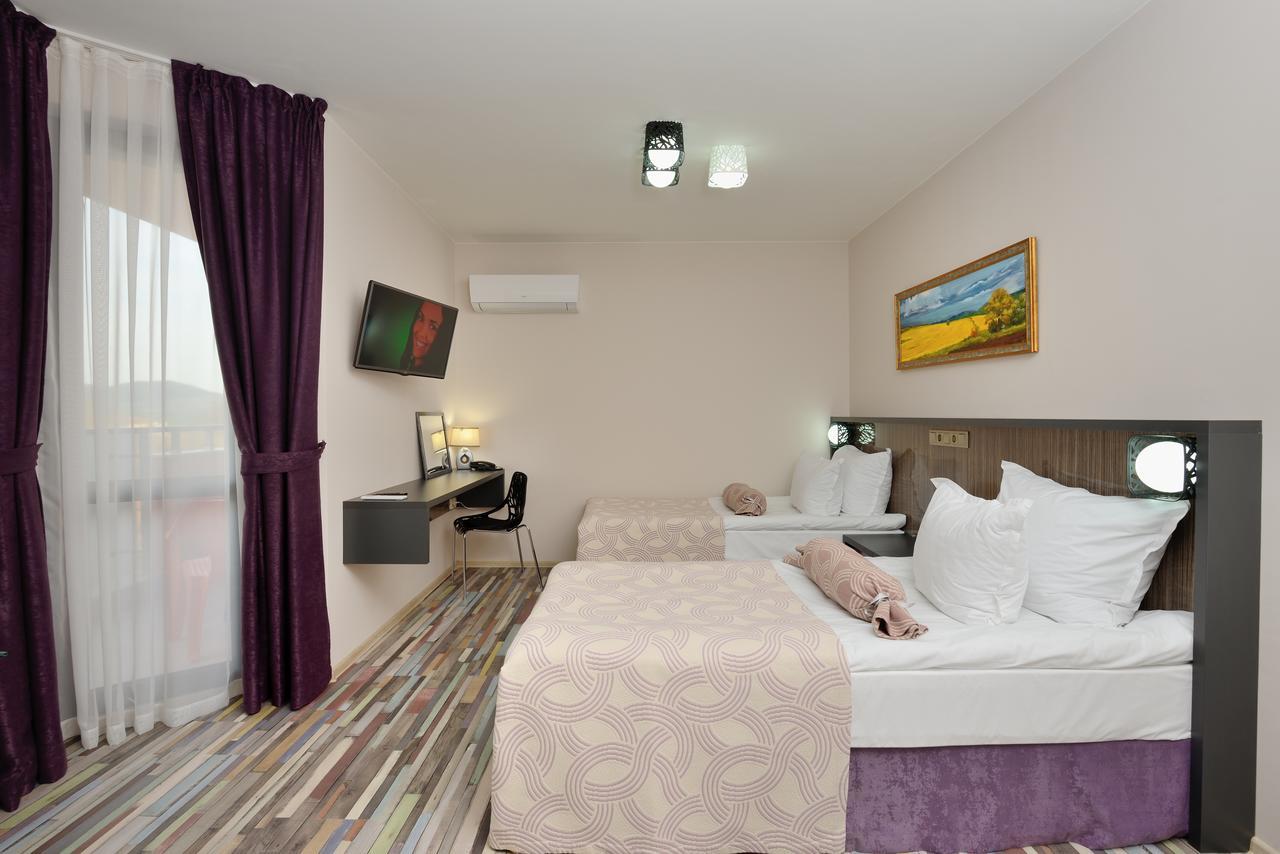 Hotel Hello Hissar Хисаря Екстер'єр фото